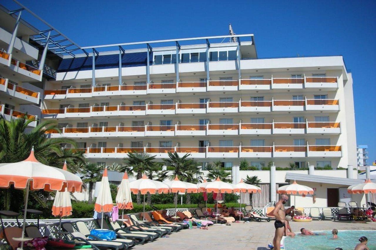 Bibione Palace Hotel Екстериор снимка